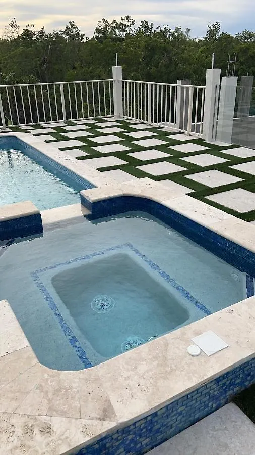 Joy Estate Rooftop Pool N View Unit #1 Falmouth Holiday home