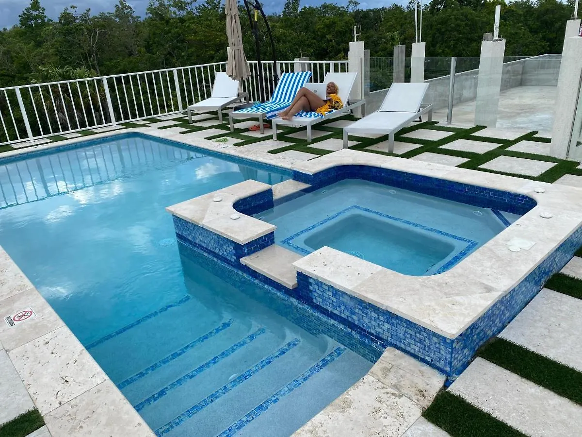 Joy Estate Rooftop Pool N View Unit #1 Falmouth